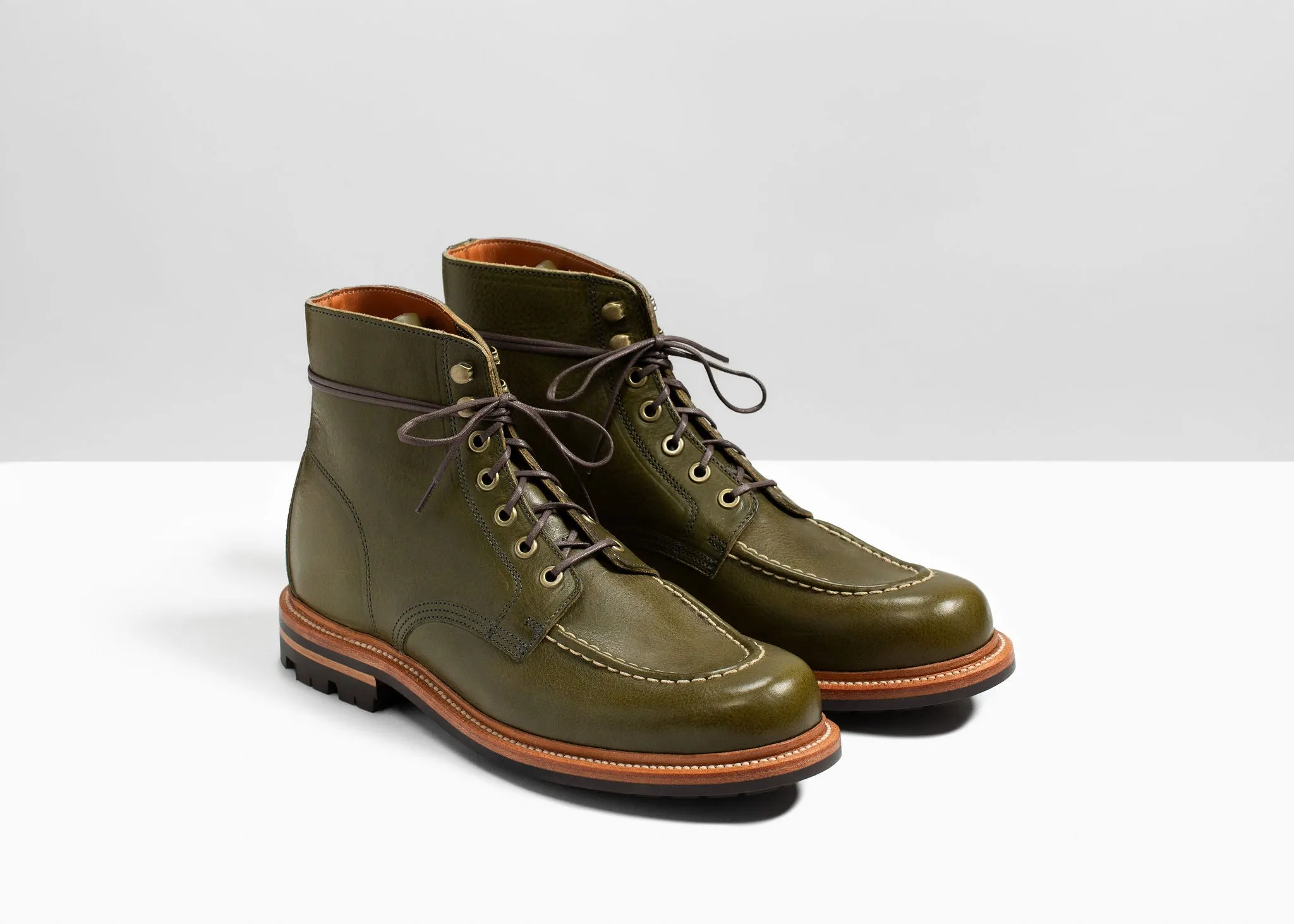 Brass Boot Olive Minerva Box